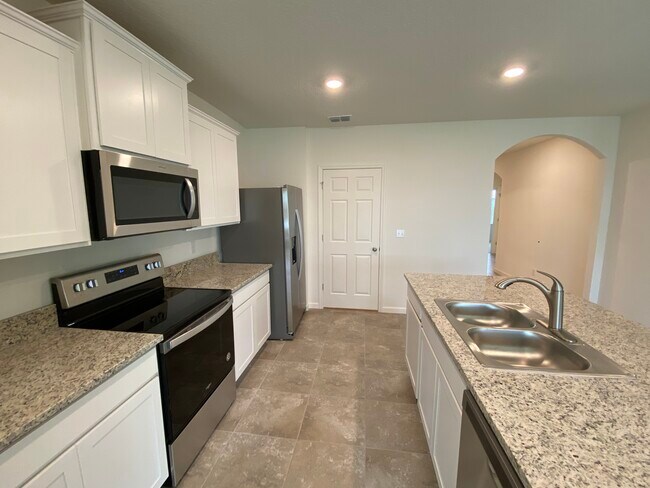 Building Photo - 10789 SW Cremona Way