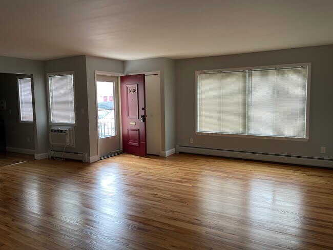 Building Photo - 250 Beechwood Ave