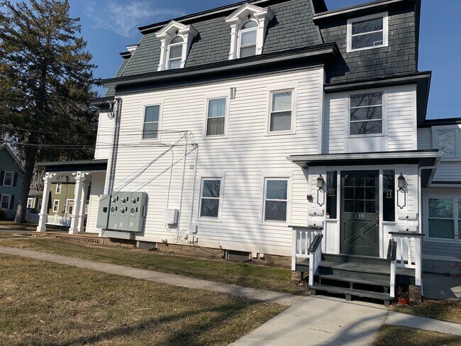 Building Photo - 139 Harbor St