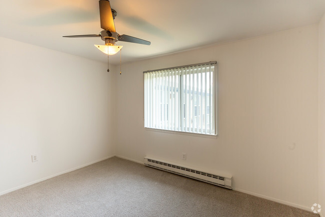 1 BR, 1 BA - 690 SF - Metropolitan Lafayette Flats