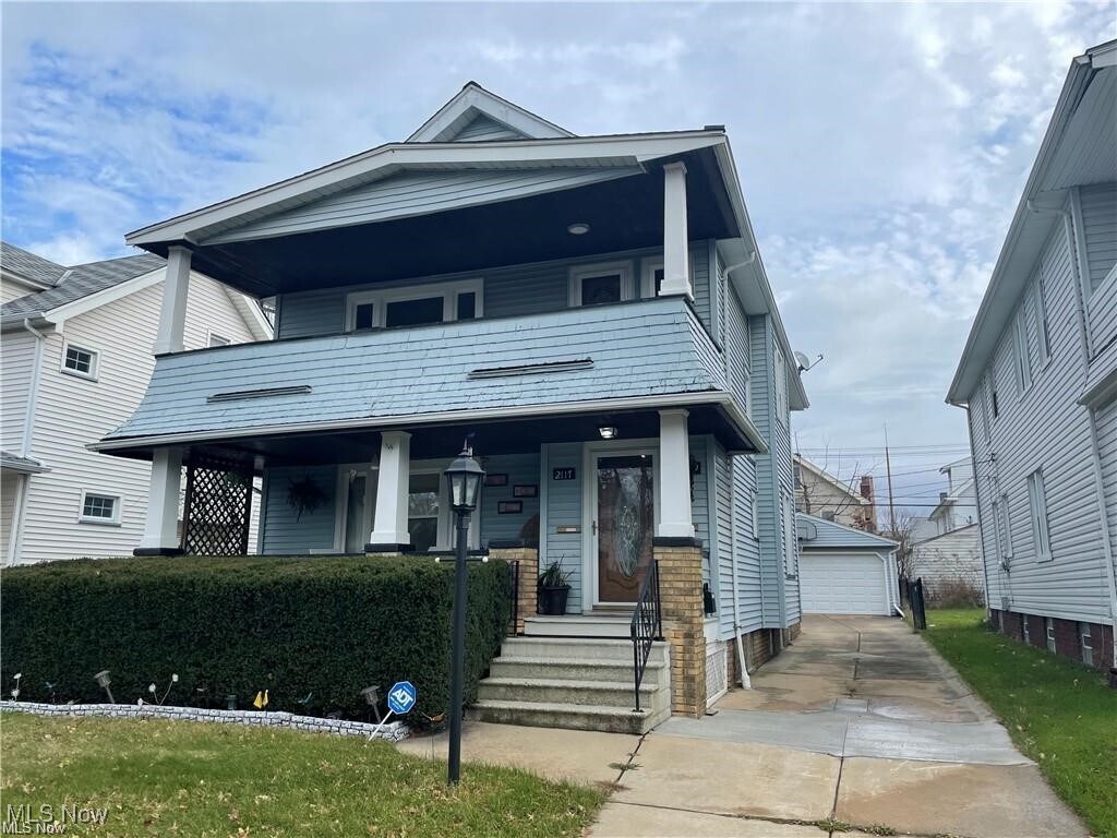 2119 Waterbury Rd Lakewood, OH 44107 – photo 1