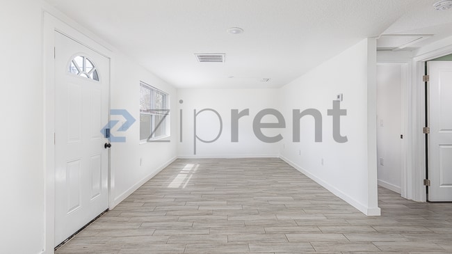 Building Photo - 4051 Close Ct