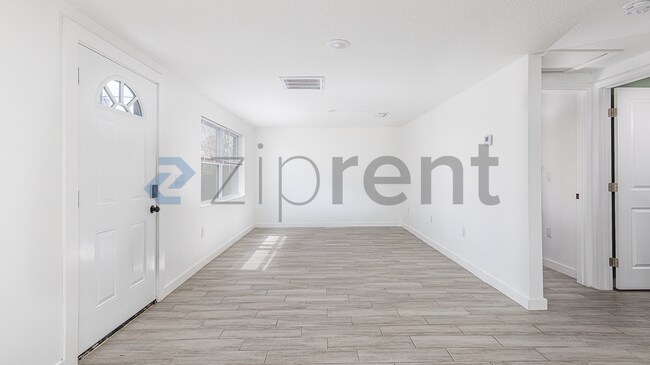 Foto del edificio - 4051 Close Ct