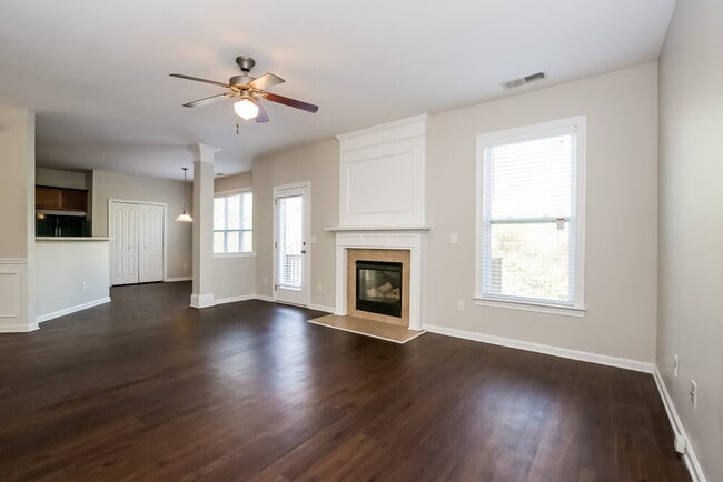 Building Photo - 3302 Southerland Ct
