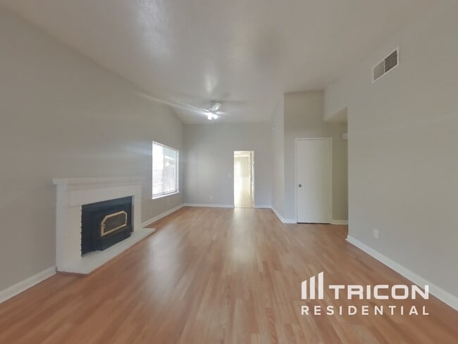 Foto del edificio - 119 Catalpa Ln