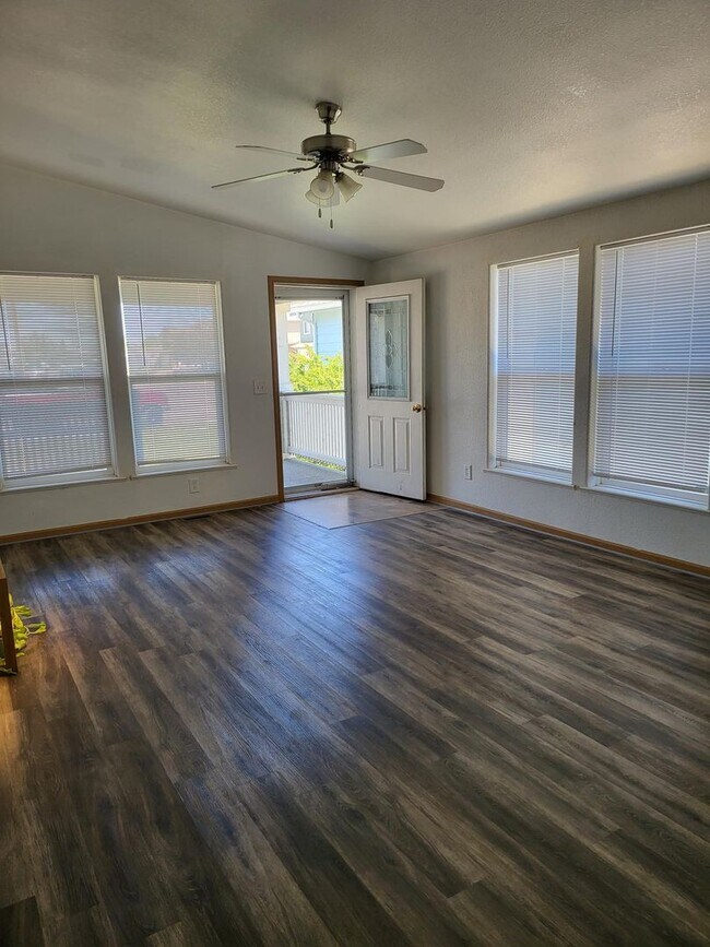 Foto del edificio - Look Here! Available 3bd 2ba Home!