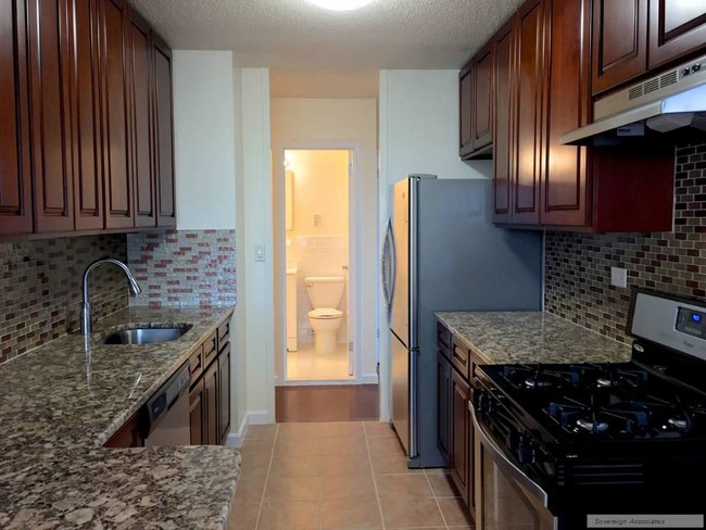 Foto del edificio - 150 W 225th St