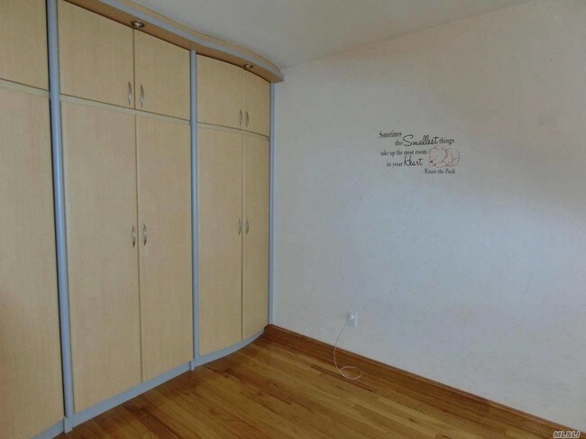 Foto del edificio - 153-38-15376 76th Rd