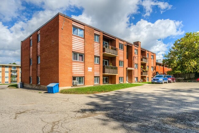 161 University Ave E, Waterloo, On N2j 3s6 Apartments - 161 University 