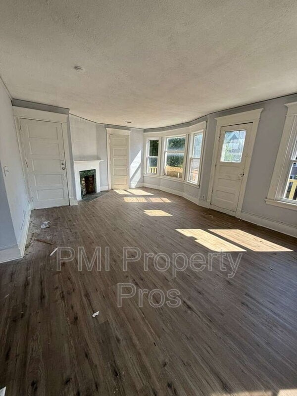 Building Photo - 1623 N 38th St