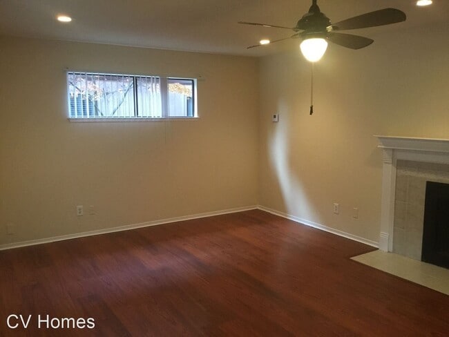 Building Photo - 3 br, 2.5 bath House - 539 W. Parlier Ave. #4