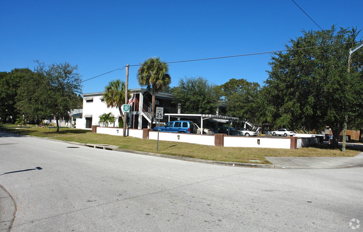 Foto del edificio - 4200 1st St N