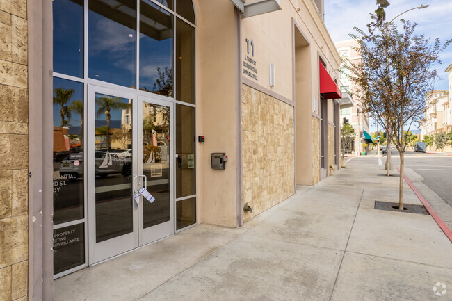 Entrance - Pacific Plaza