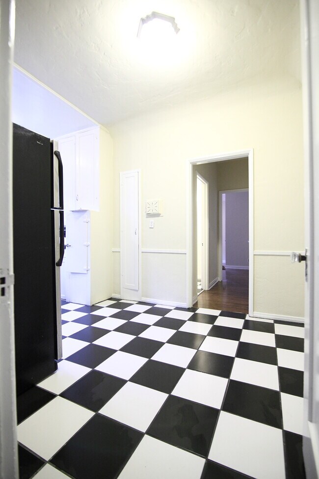 Foto del edificio - 1621 Silver Lake Blvd