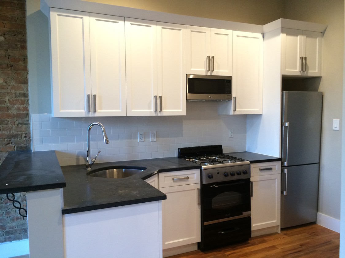 Primary Photo - 131 Herkimer St