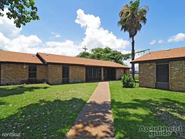 725 S Young St Rockport Tx 78382 Condo For In Primary Photo 725 S Young St