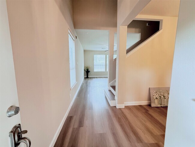 Foto del edificio - 26430 Richwood Oaks Dr