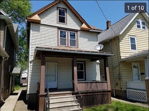 Building Photo - 2420 Pierce Ave