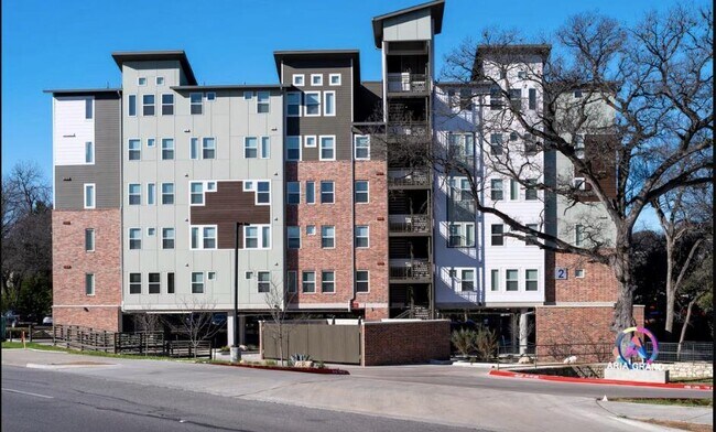 Foto del edificio - 1800 S I- 35 Service Rd
