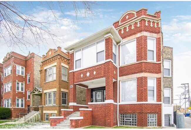 Building Photo - 1213 N Austin Blvd