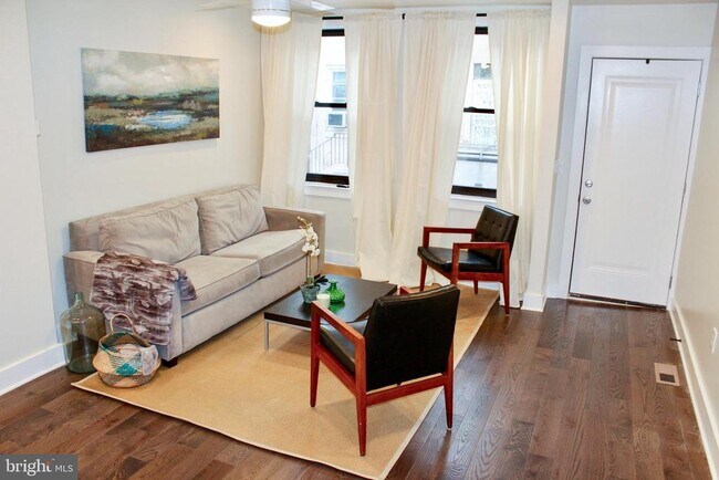 Building Photo - 438 Mercy St