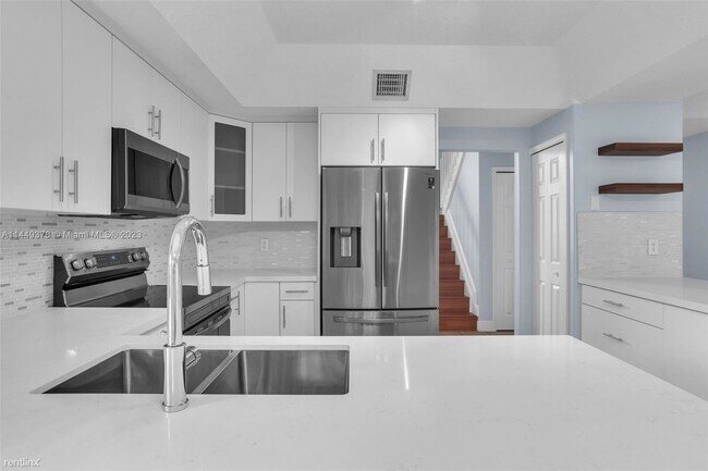 Foto del edificio - 4 br, 3 bath House - Heftler Homes At Pemb...