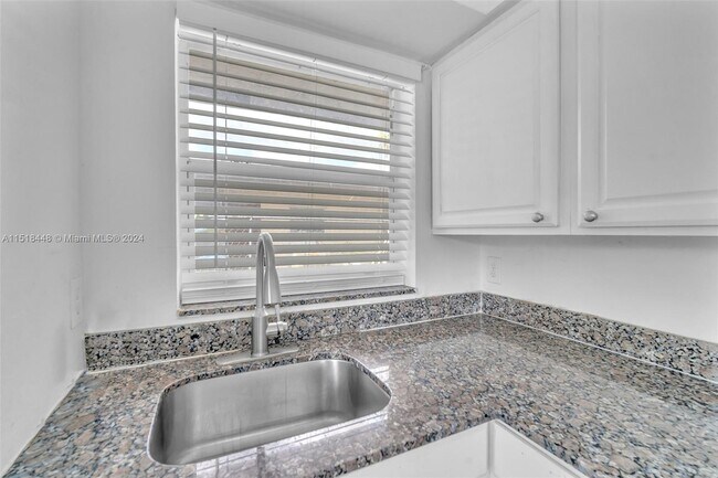 Building Photo - 1451 NW 20th Ct