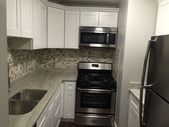 Foto del edificio - Amazing Kenwood 1bed/1bath Apartment