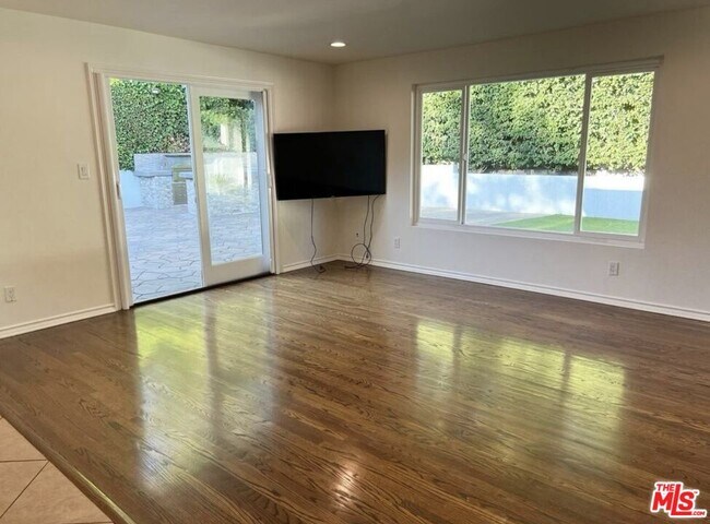 Foto del edificio - 9752 Creemore Dr