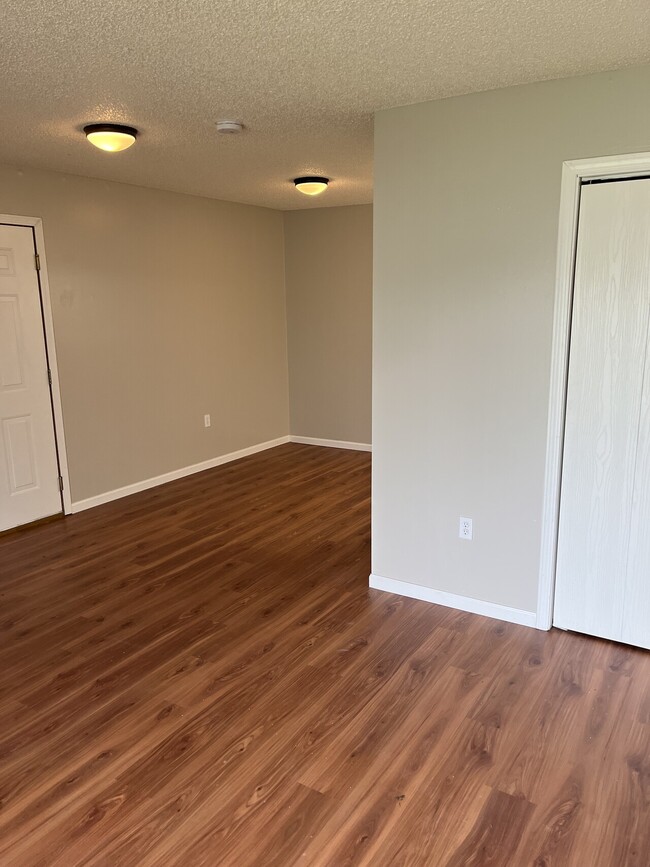 Building Photo - David City_Pinnacle Apts