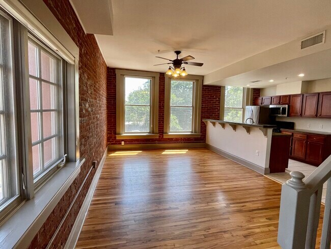 Building Photo - 3211 Zuni St