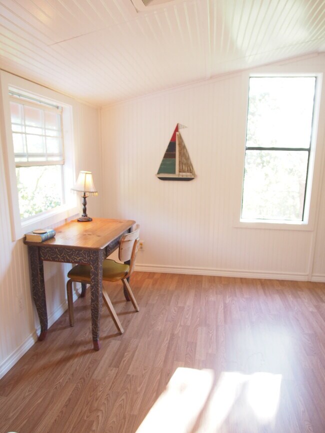 131 Moccasin Bend Dr, Smithville, TX 78957 House Rental in Smithville, TX