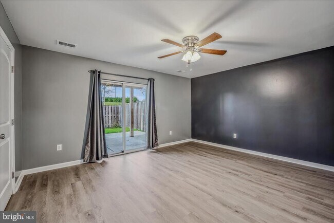 Foto del edificio - 243 Drexel Ct