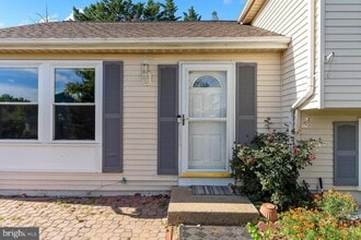 Building Photo - 223 Laura Anne Ct