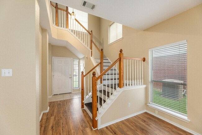 Building Photo - Beautiful in Round Rock