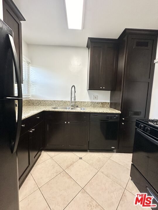Foto del edificio - 4055 Wade St