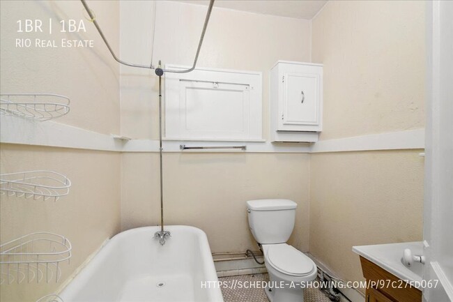 Photo - 975 N Washington St Apartment