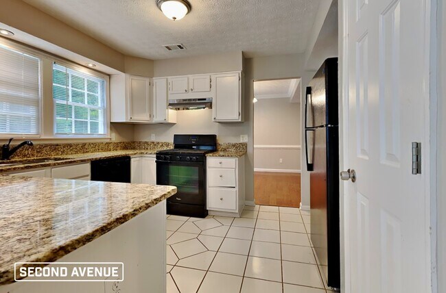 Foto del edificio - 1720 Wedgewood Dr