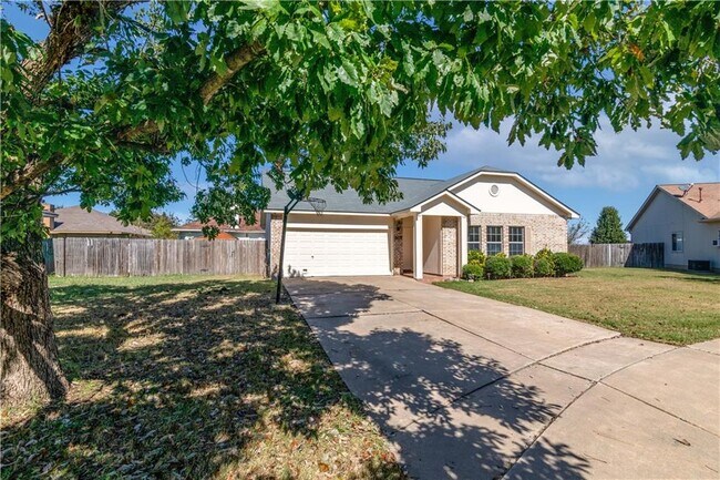 Building Photo - 105 Bluejay Cove