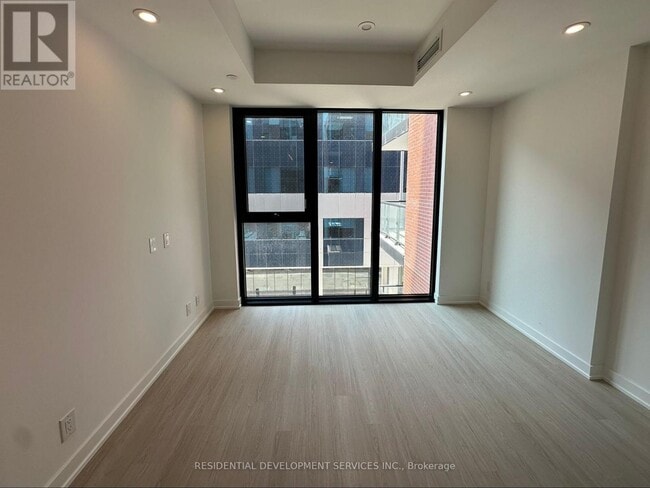 Building Photo - 699-699 Sheppard Ave E