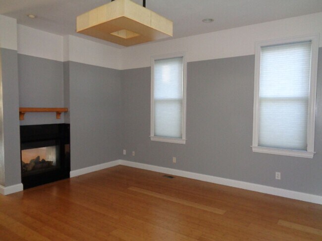 Building Photo - 1043 Hamlet St. ( Italian Village)