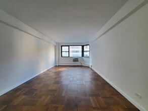 Building Photo - 219 E 69th St