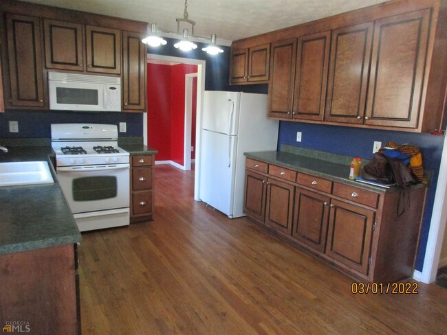 Building Photo - 1160 Denison Dr