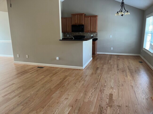 Building Photo - 650 Northview Dr