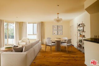 Foto del edificio - 2030 S Bentley Ave
