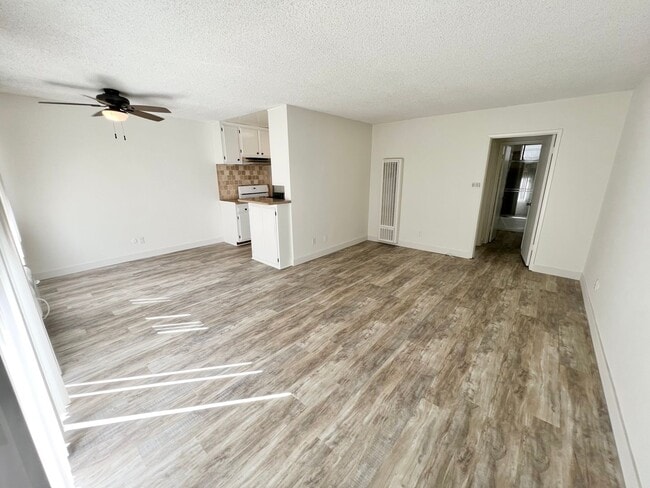 Foto del edificio - 3746 S Canfield Ave