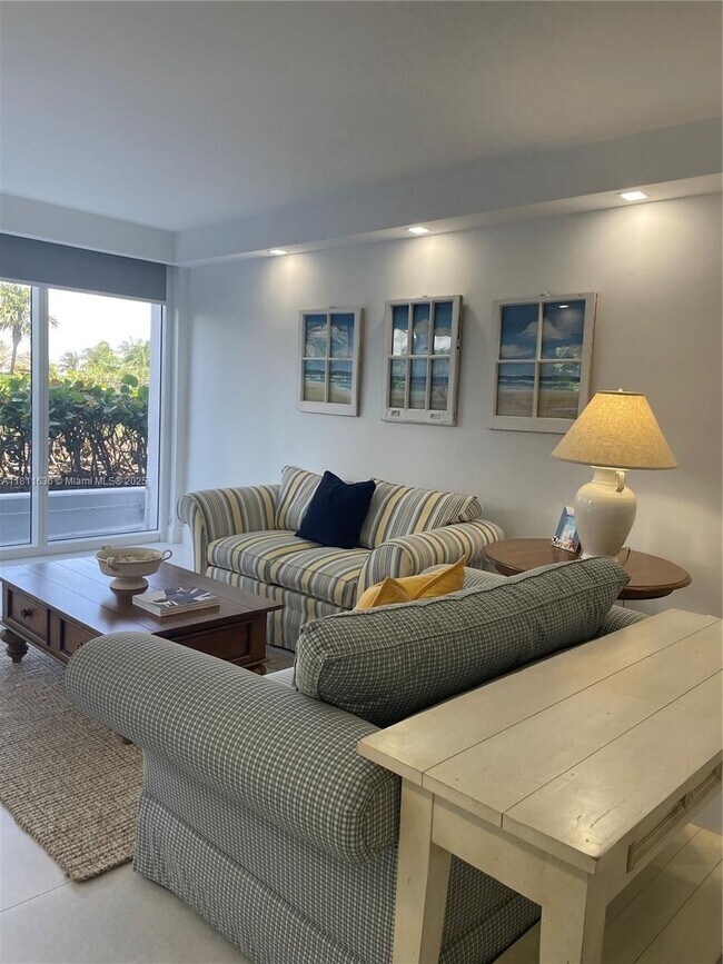 Foto del edificio - 10275 Collins Ave