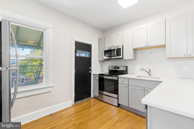 Building Photo - 1608 N Broom St