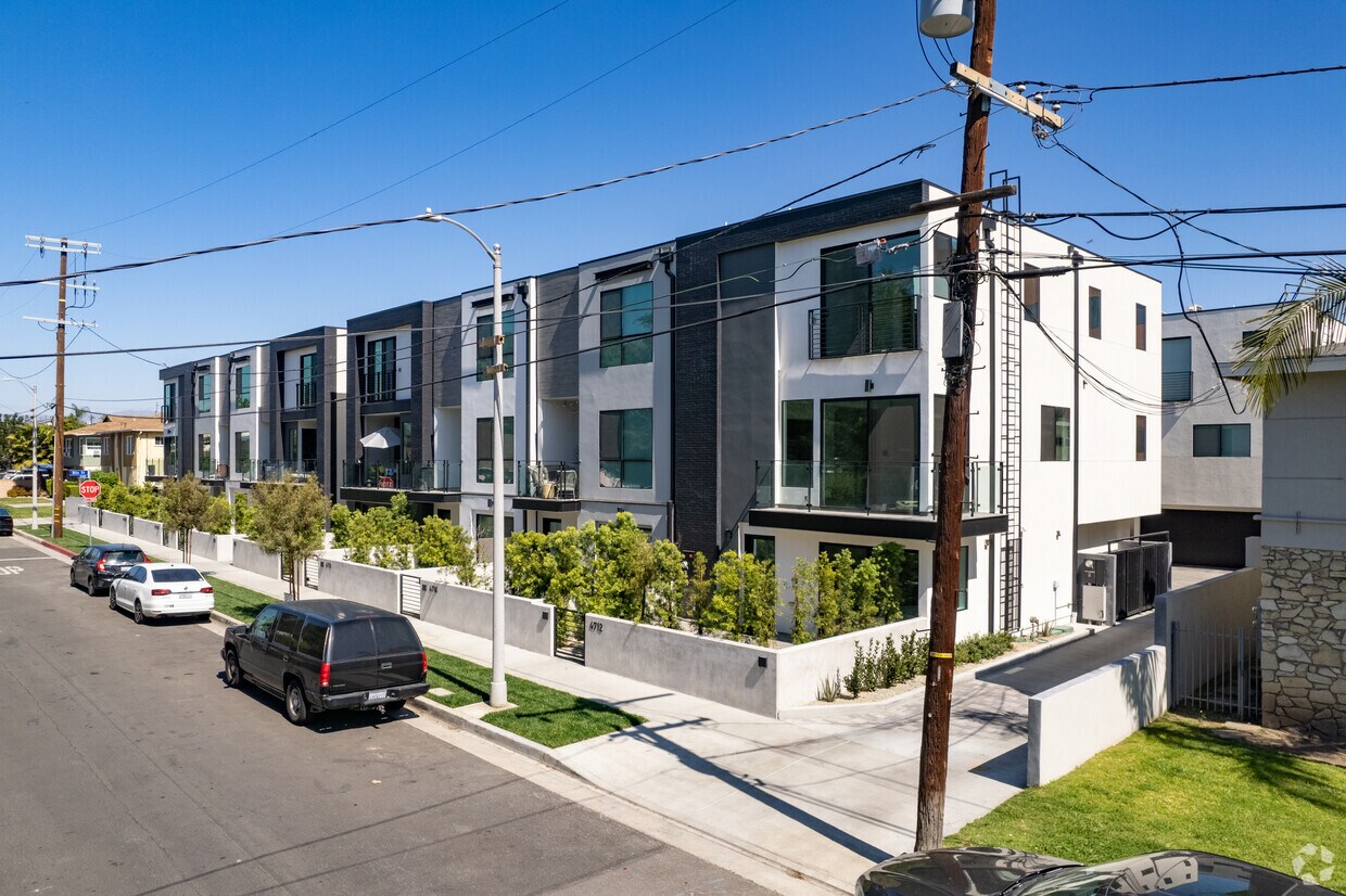4720 Vantage - Vantage Villas