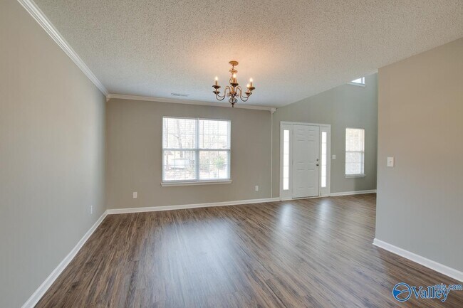 Foto del edificio - 105 Vandenberg Ln